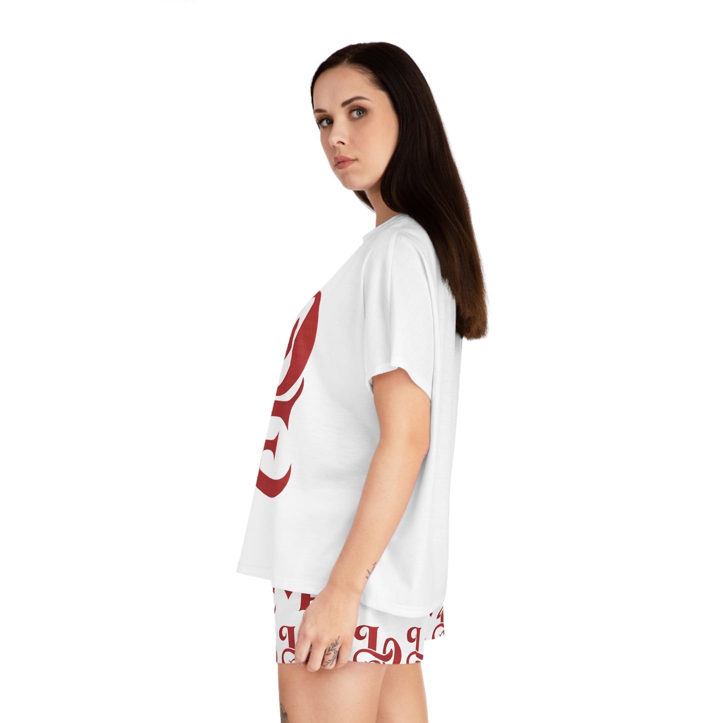 Retro LOVE Heart Graphic Tee – Bold Red Romance Design