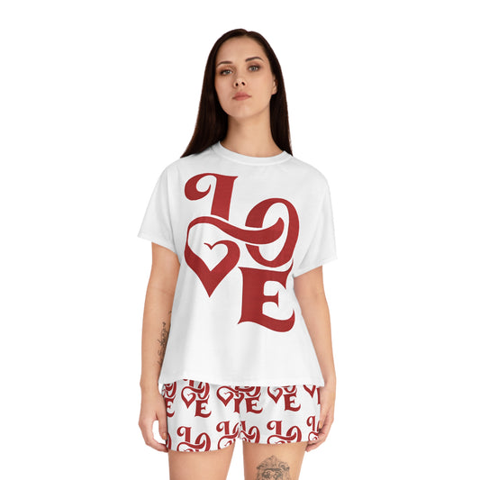 Retro LOVE Heart Graphic Tee – Bold Red Romance Design